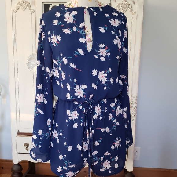 Guessโ Romper - Picture 10 of 12